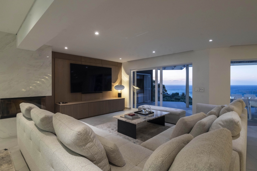 To Let 4 Bedroom Property for Rent in Llandudno Western Cape